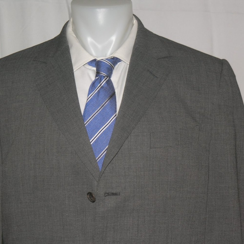 Gucci Tom Ford Era Gray Solid Woven Three Button … - image 3